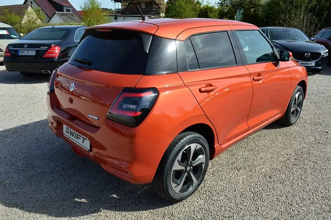 Suzuki Swift - Thumbnail 8