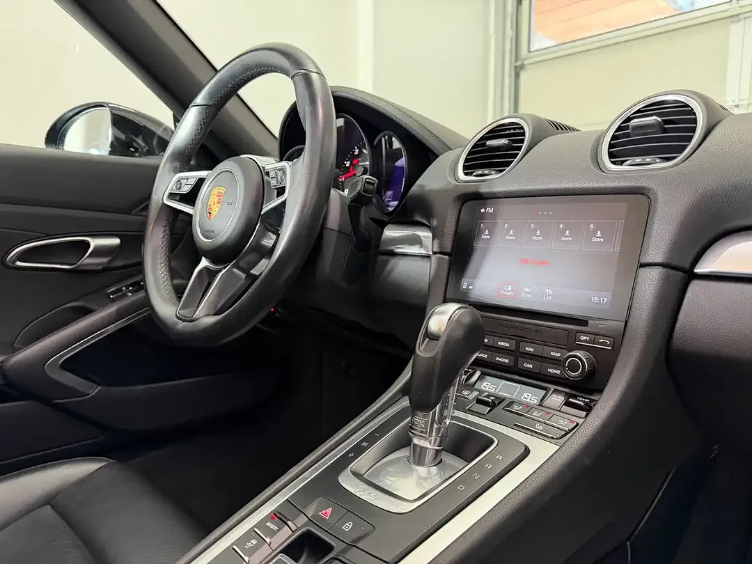 Porsche Boxster - Thumbnail 25