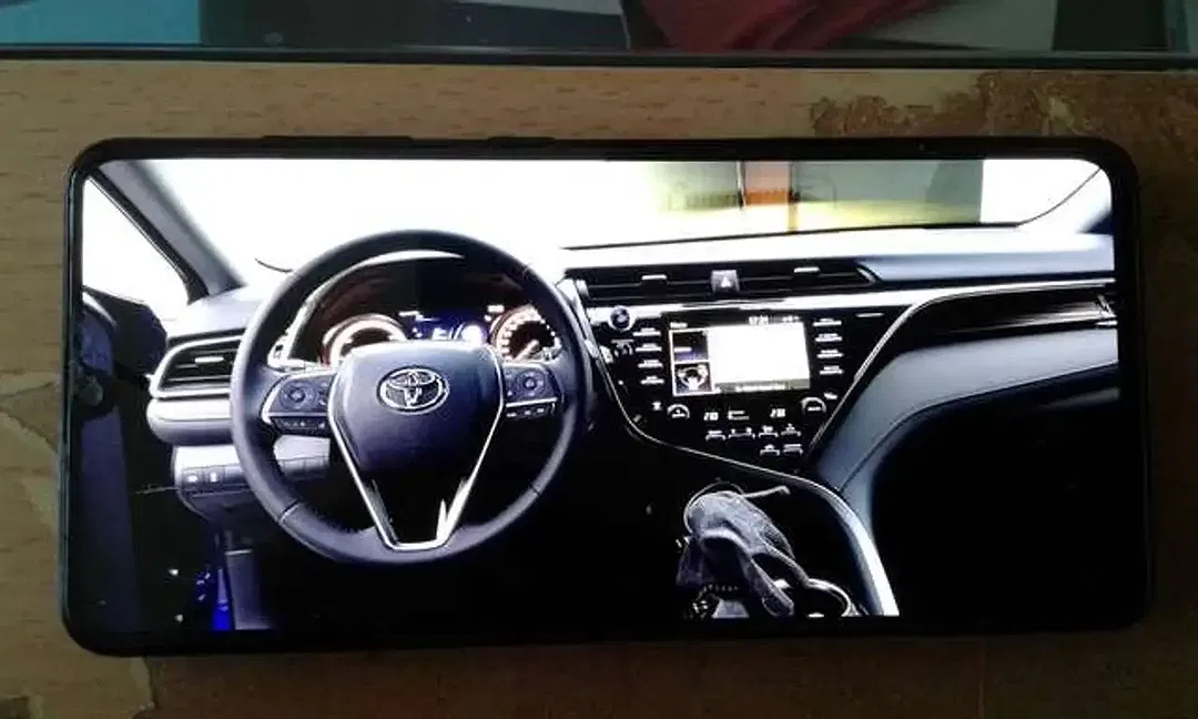 Toyota Camry - Thumbnail 6
