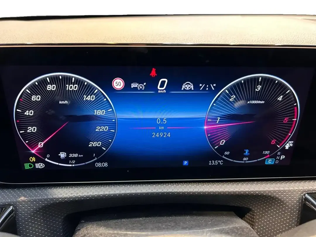 Mercedes-Benz A 200 - Thumbnail 9