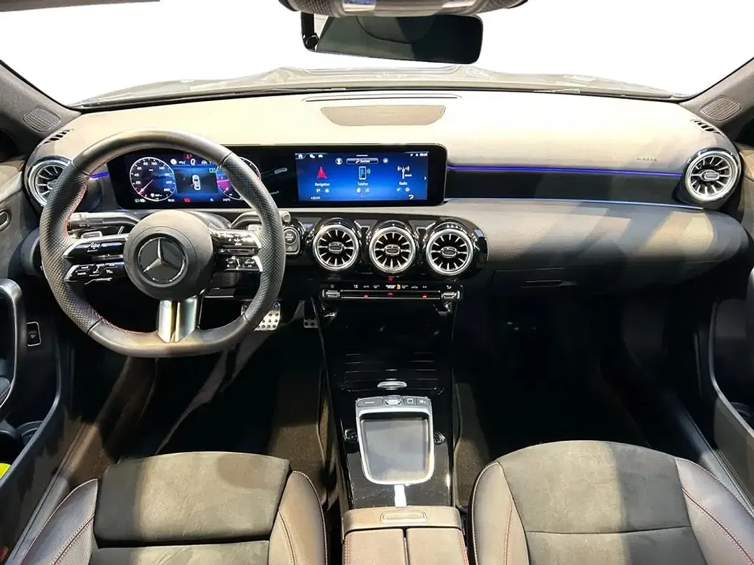 Mercedes-Benz A 200 - Thumbnail 14