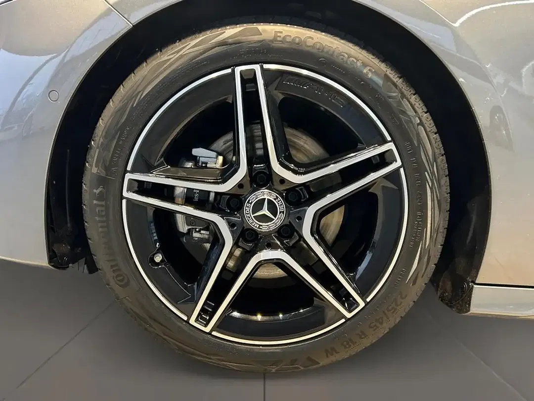 Mercedes-Benz A 200 - Thumbnail 8