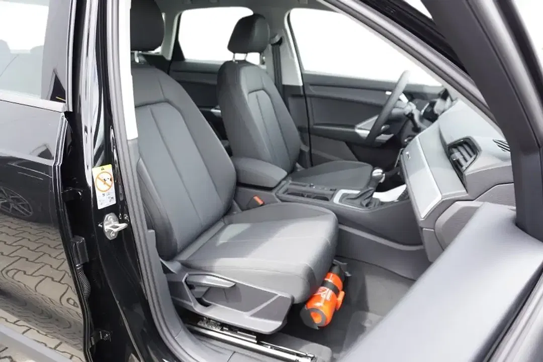 Audi Q3 - Thumbnail 11