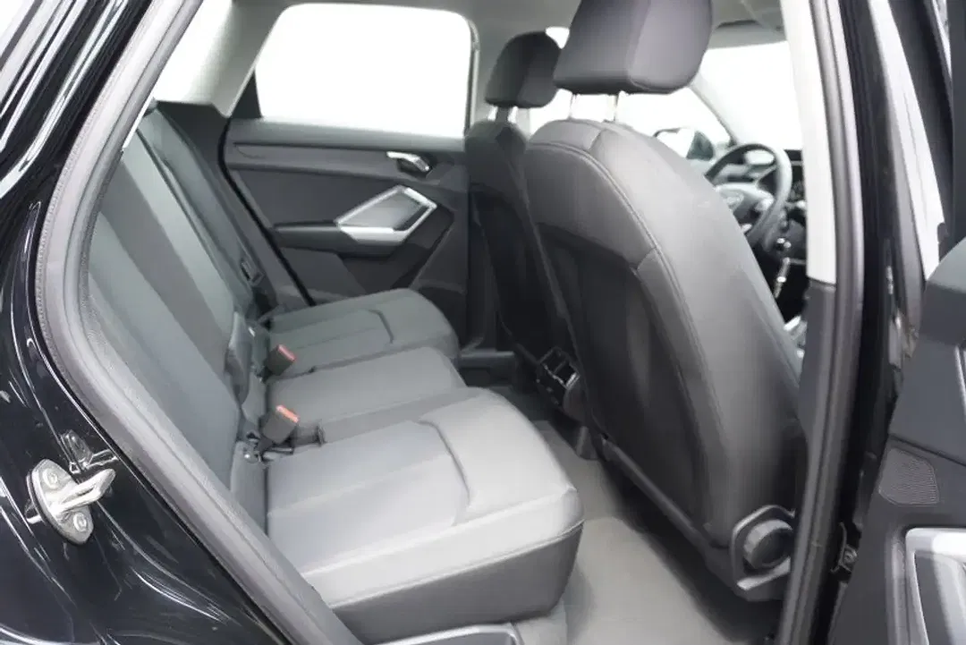Audi Q3 - Thumbnail 12