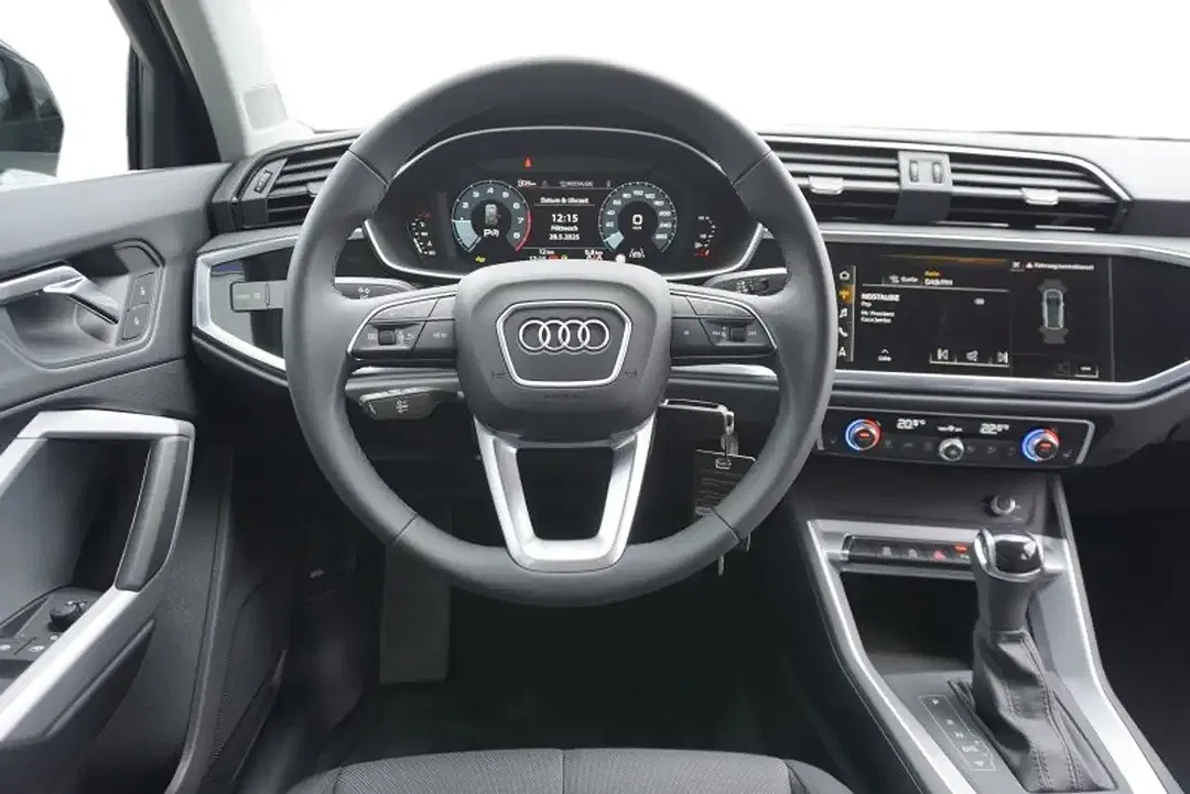 Audi Q3 - Thumbnail 17