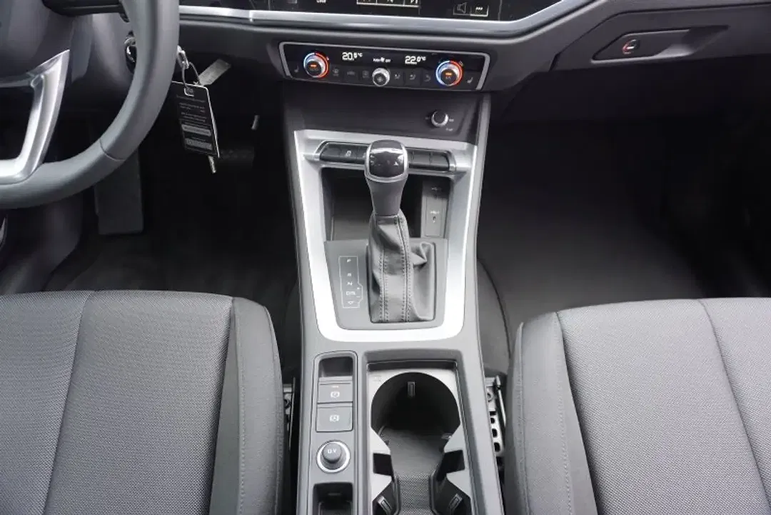 Audi Q3 - Thumbnail 22