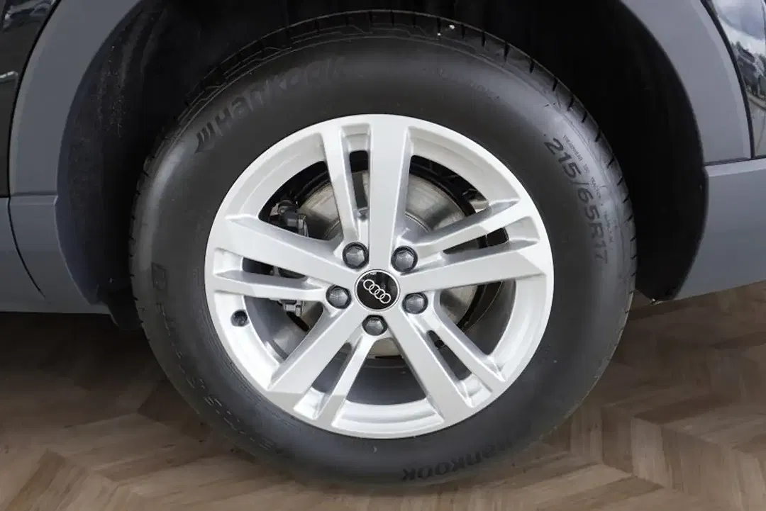 Audi Q3 - Thumbnail 23