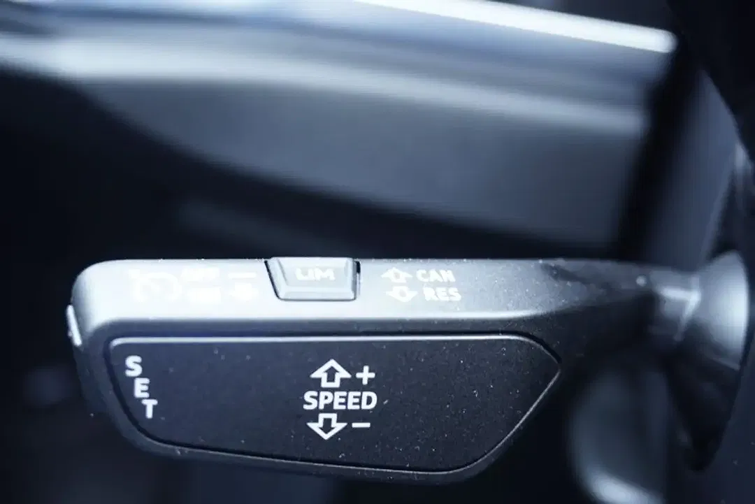 Audi Q3 - Thumbnail 26