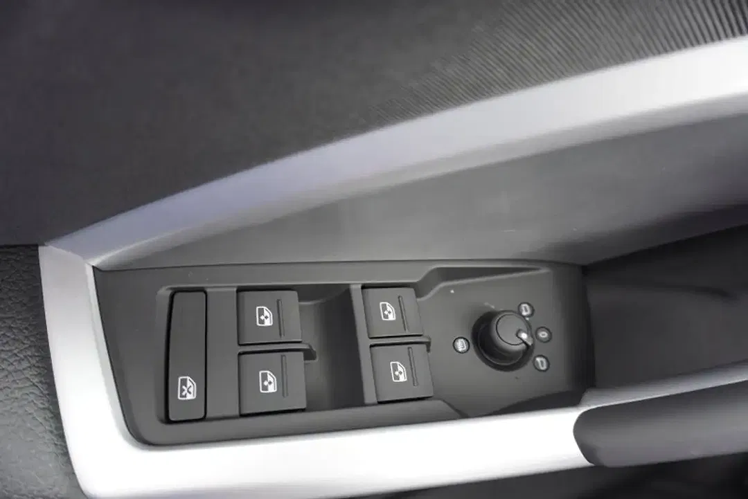 Audi Q3 - Thumbnail 28