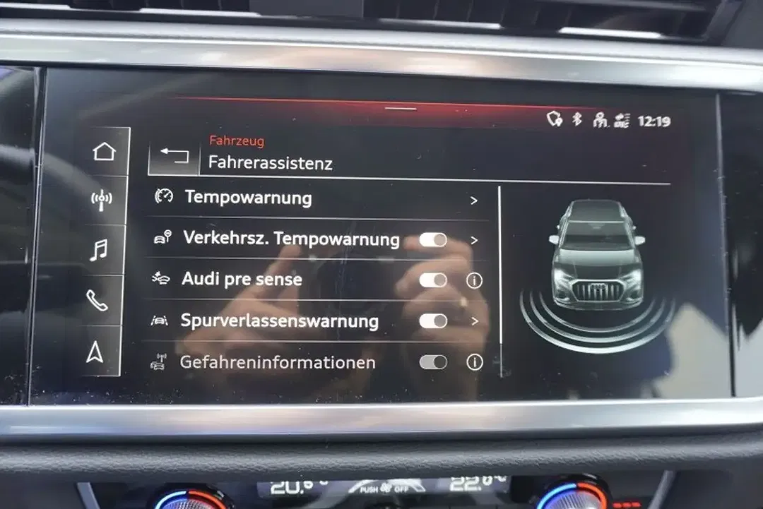 Audi Q3 - Thumbnail 41
