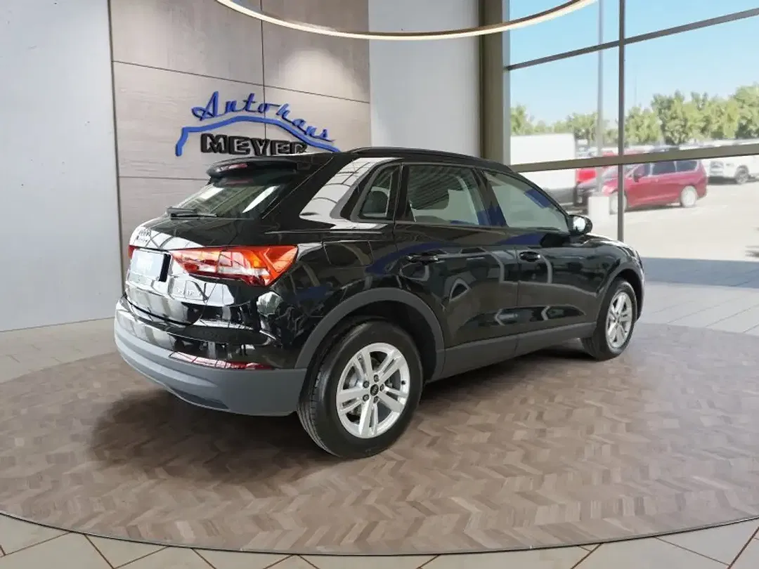 Audi Q3 - Thumbnail 5