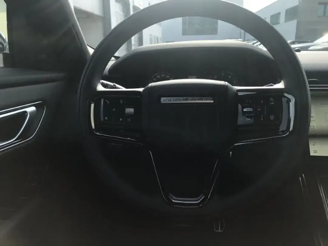 Land Rover Range Rover Velar - Thumbnail 14