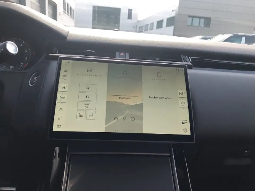 Land Rover Range Rover Velar - Thumbnail 15