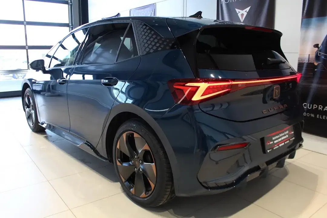 CUPRA Born - Thumbnail 2