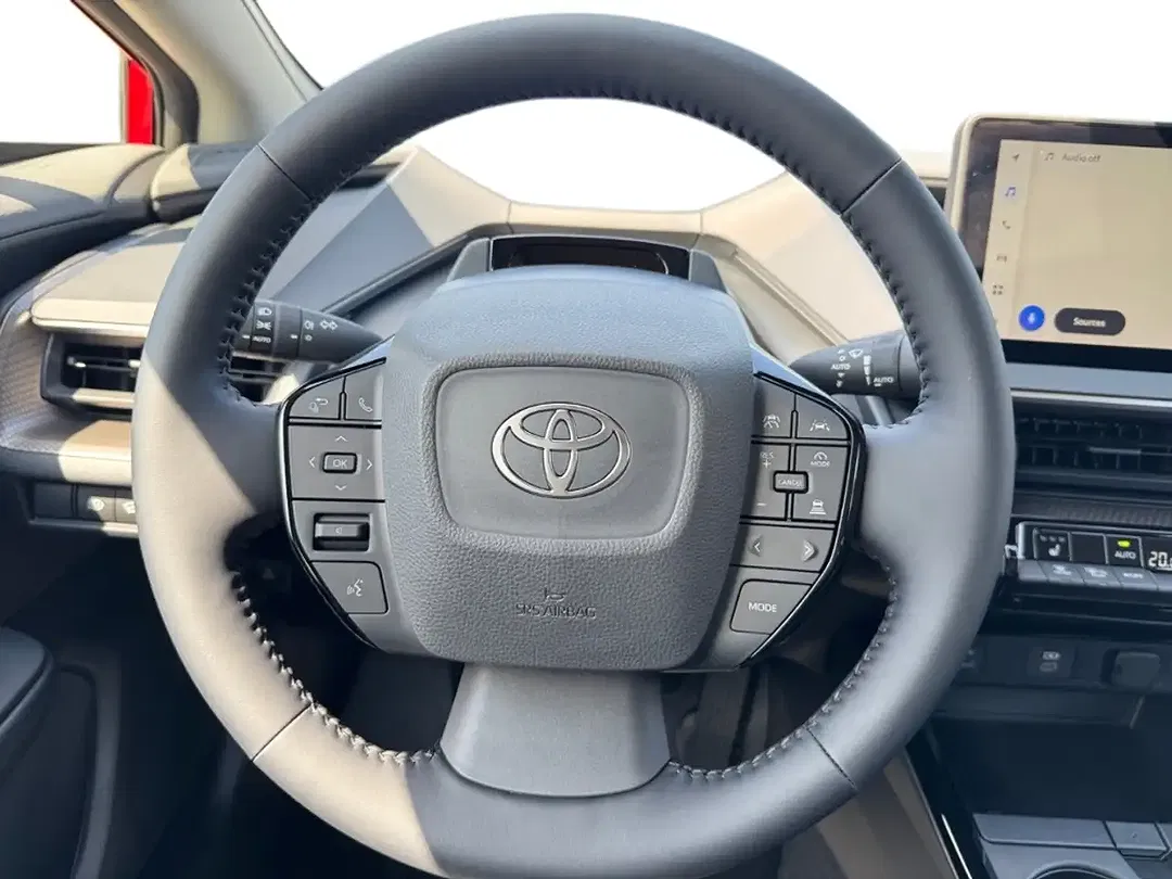 Toyota Prius - Thumbnail 10