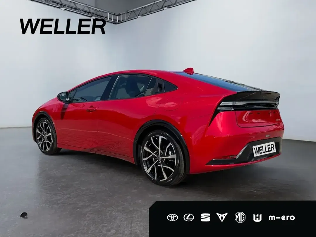 Toyota Prius - Thumbnail 6