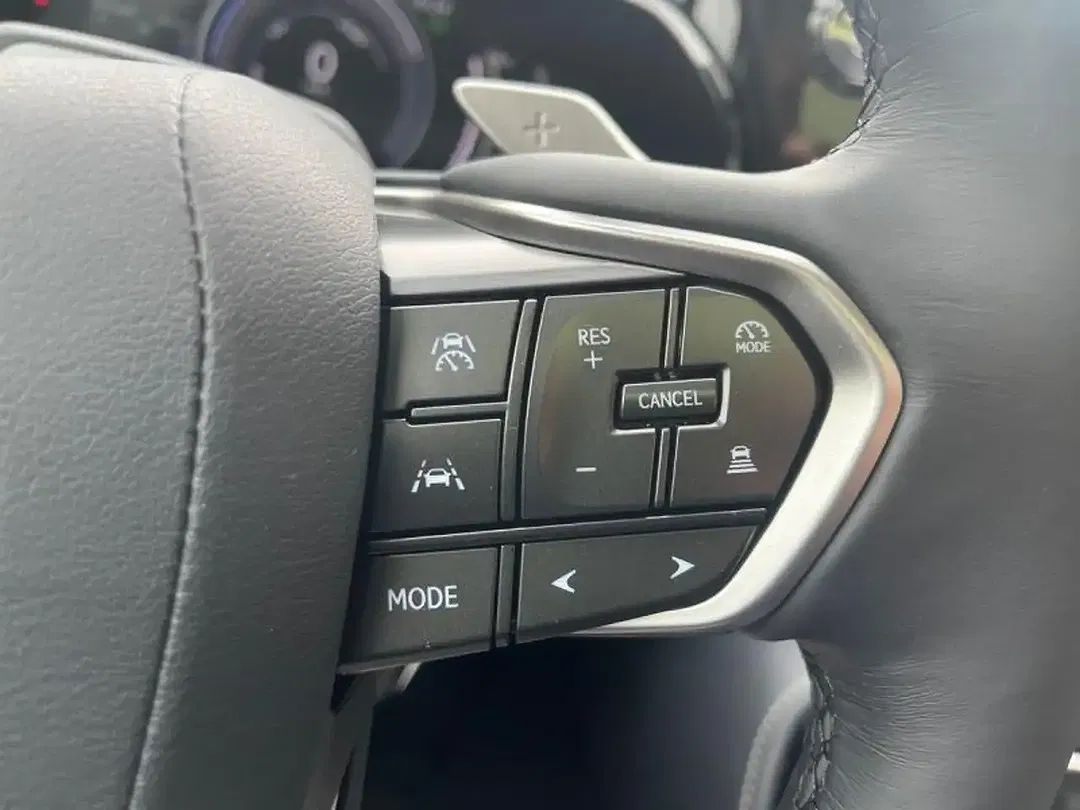Lexus NX 450h+ - Thumbnail 14
