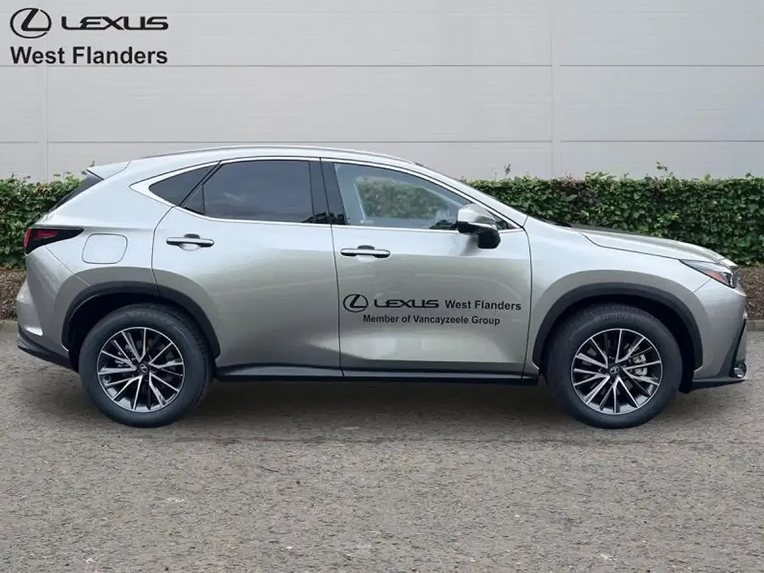 Lexus NX 450h+ - Thumbnail 3