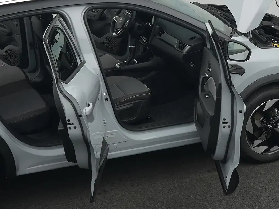 Renault Captur - Thumbnail 8