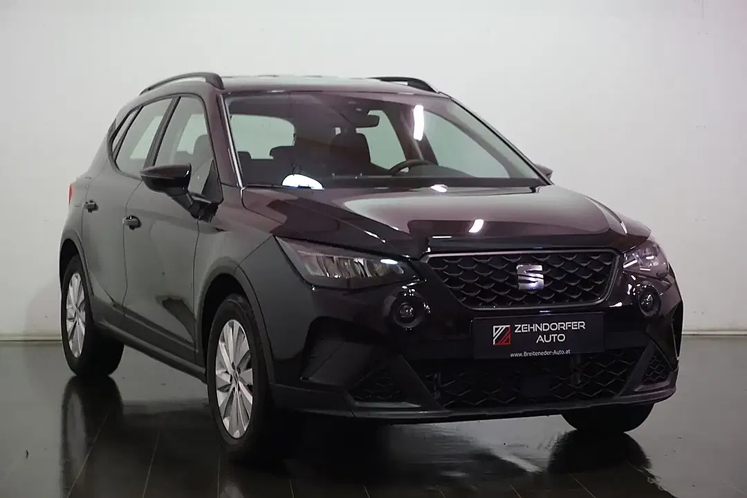 SEAT Arona - Thumbnail 1