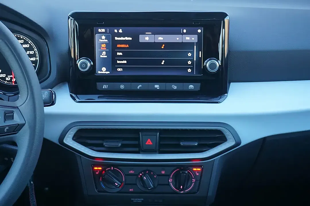 SEAT Arona - Thumbnail 10