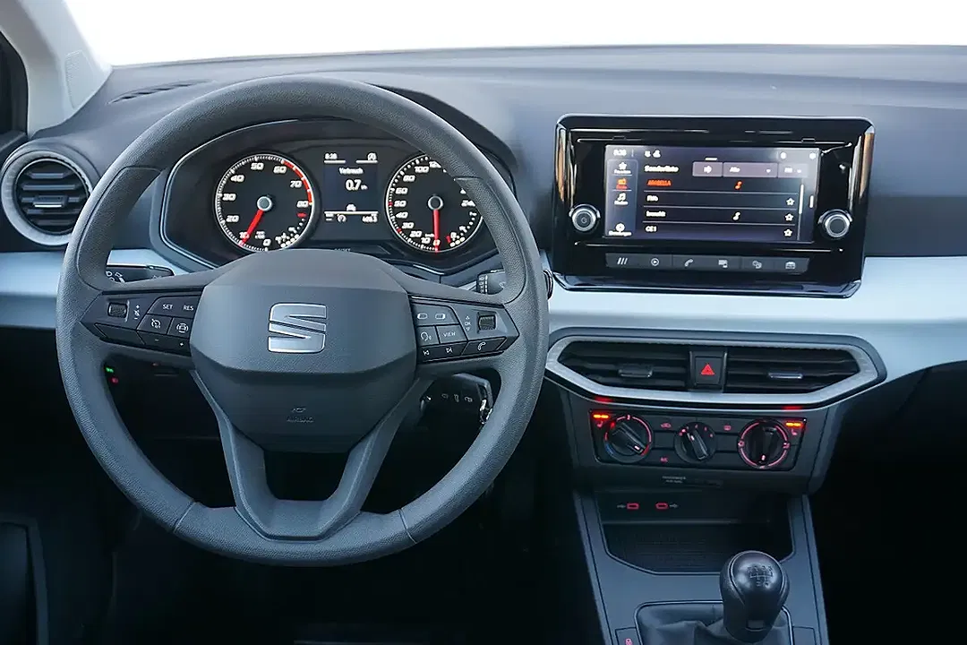 SEAT Arona - Thumbnail 9