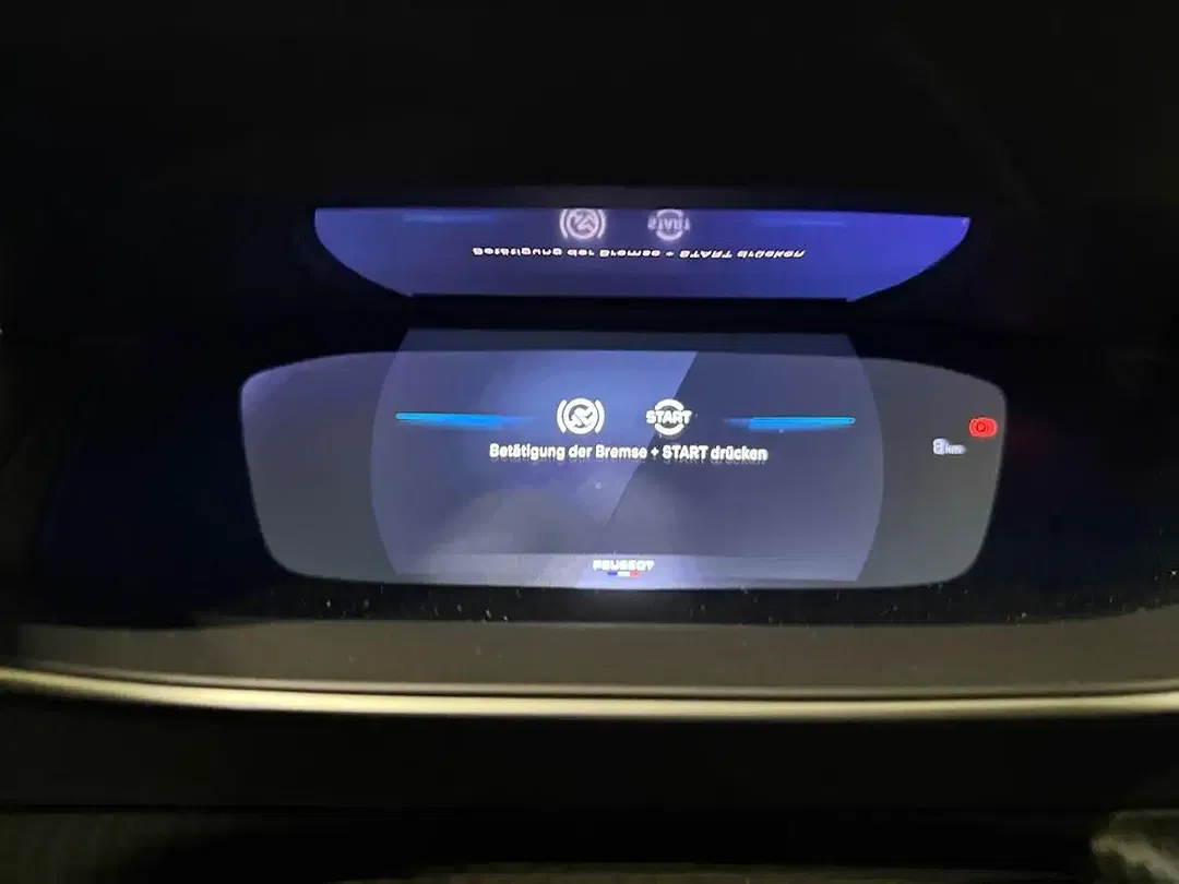 Peugeot 208 - Thumbnail 12