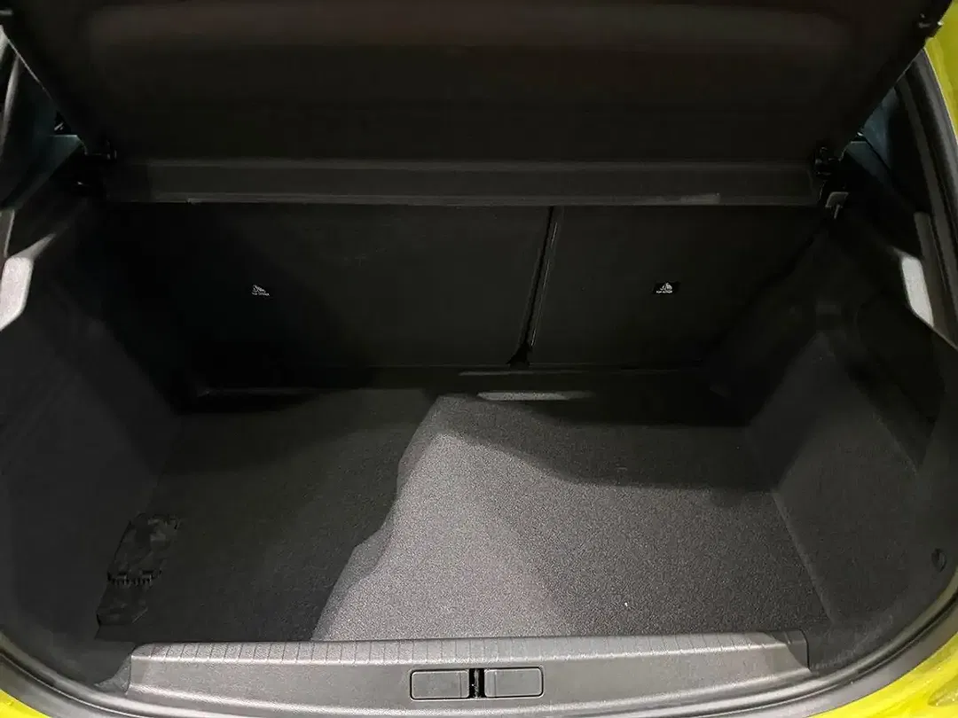 Peugeot 208 - Thumbnail 8