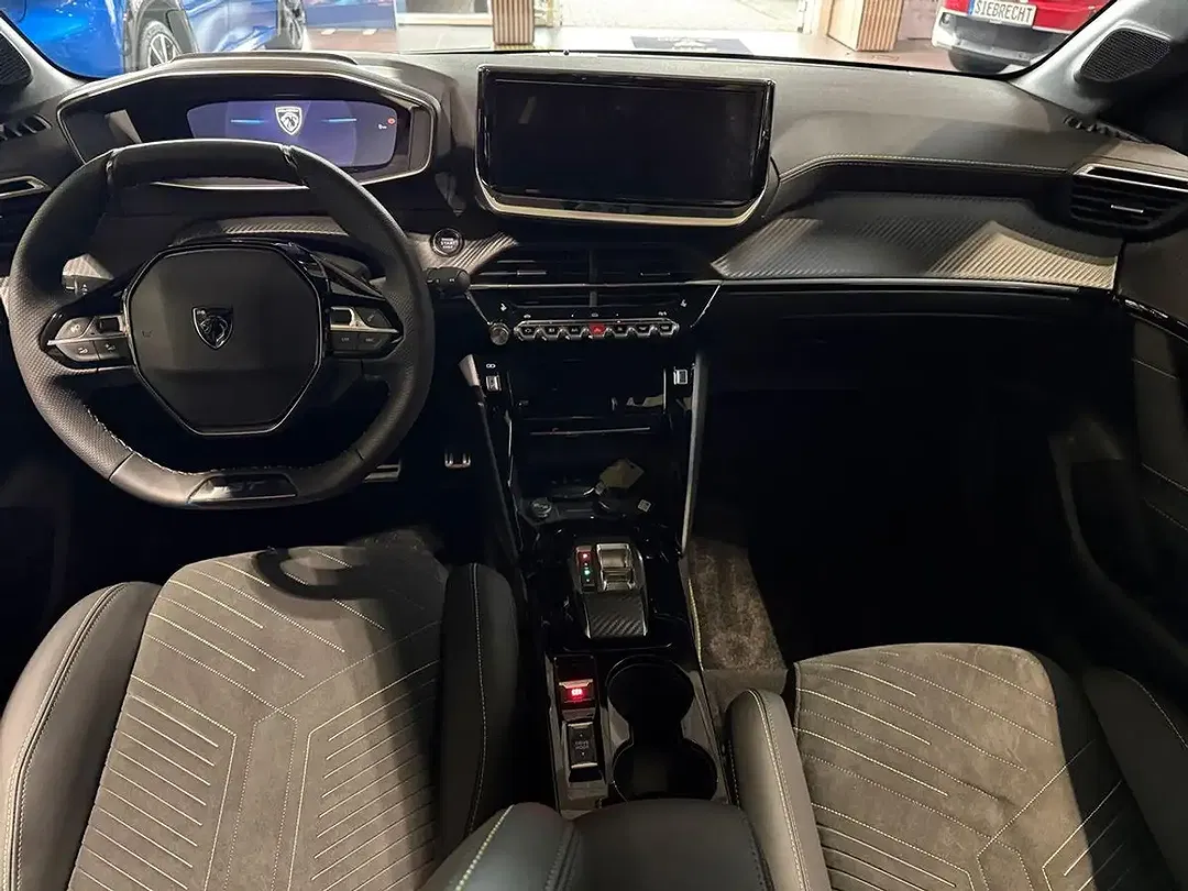 Peugeot 208 - Thumbnail 9