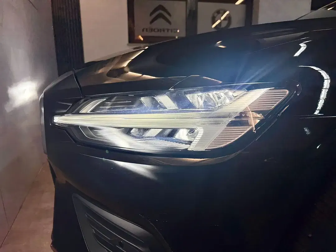 Volvo V60 - Thumbnail 14