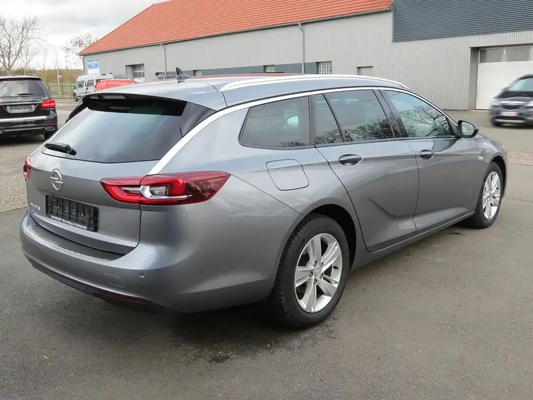 Opel Insignia - Thumbnail 2