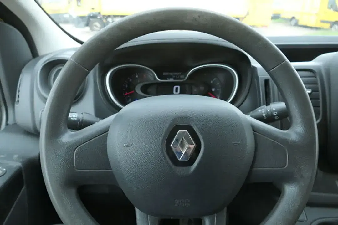 Renault Trafic - Thumbnail 11
