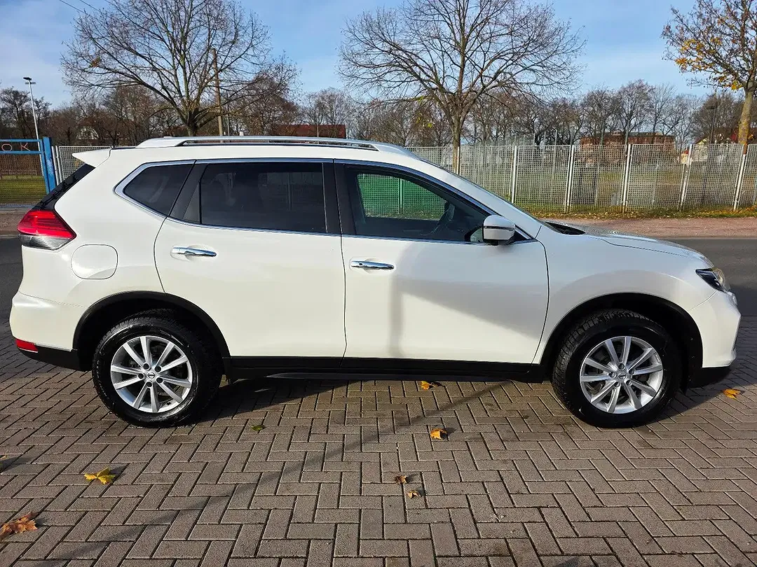 Nissan X-Trail - Thumbnail 3