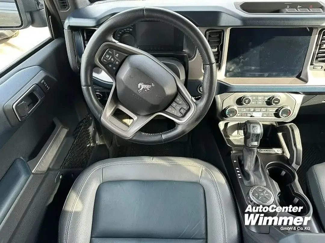 Ford Bronco - Thumbnail 10