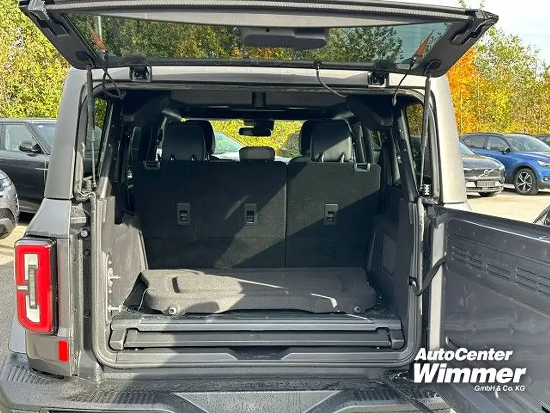 Ford Bronco - Thumbnail 11