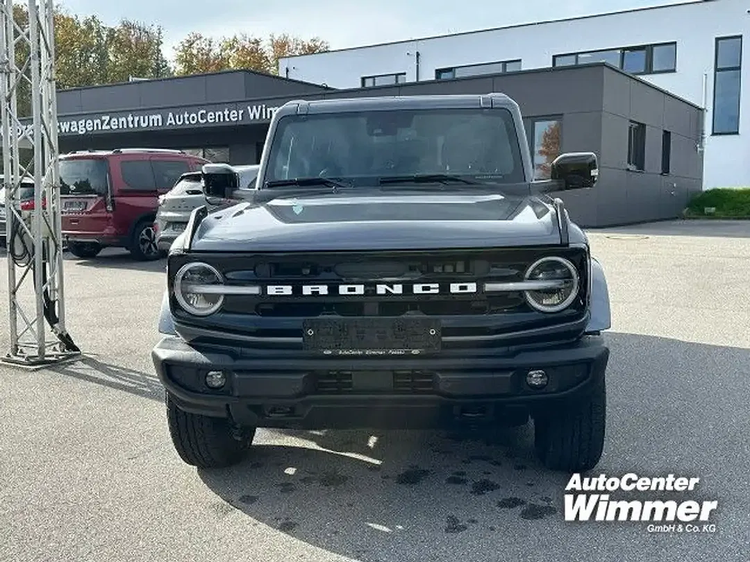 Ford Bronco - Thumbnail 4