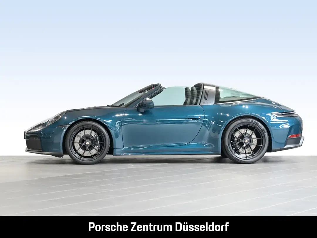 Porsche 992 - Thumbnail 2