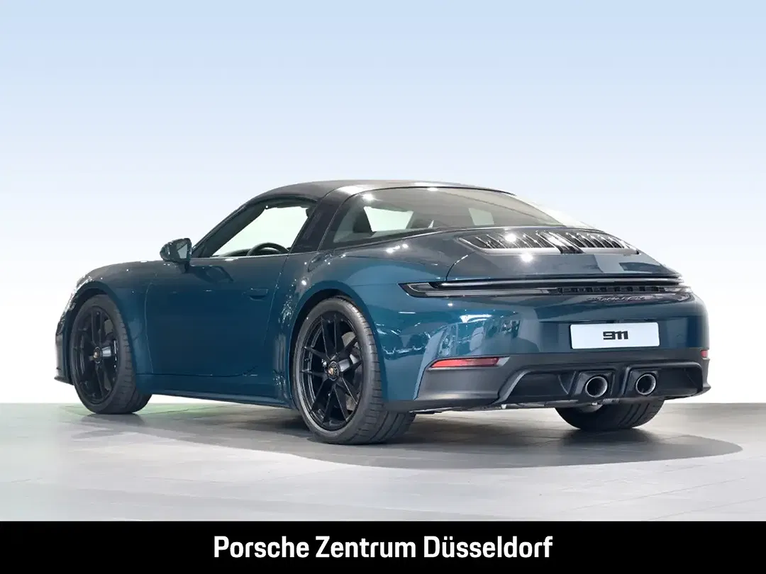 Porsche 992 - Thumbnail 3