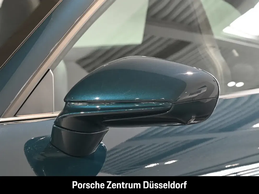 Porsche 992 - Thumbnail 8