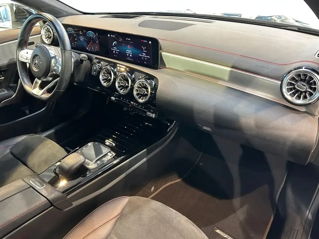 Mercedes-Benz CLA 220 - Thumbnail 3
