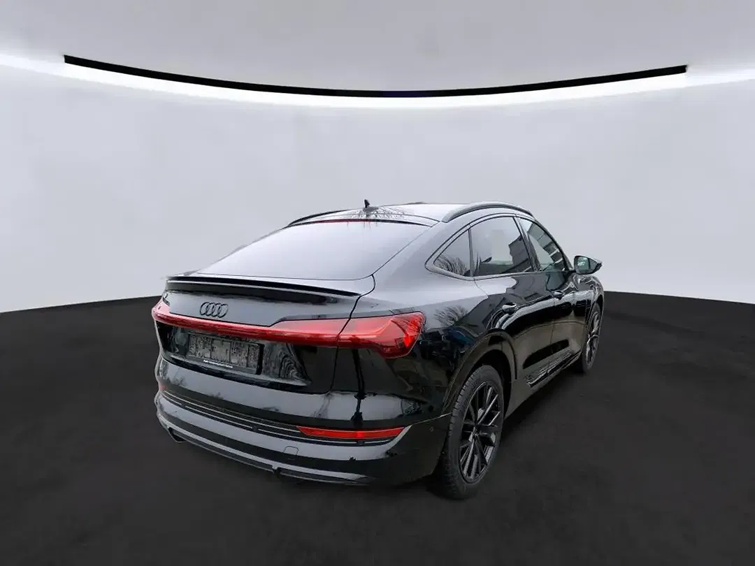 Audi e-tron - Thumbnail 3