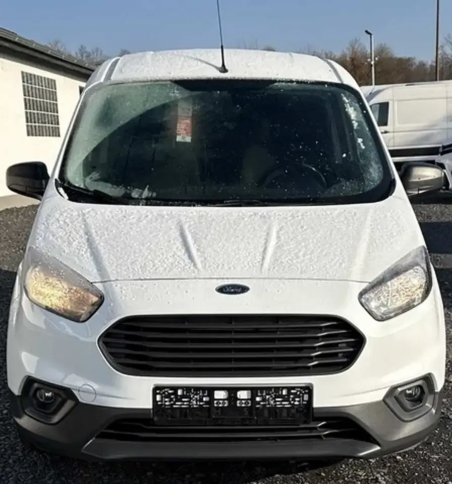 Ford Transit Courier - Thumbnail 2