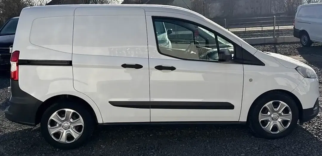 Ford Transit Courier - Thumbnail 5