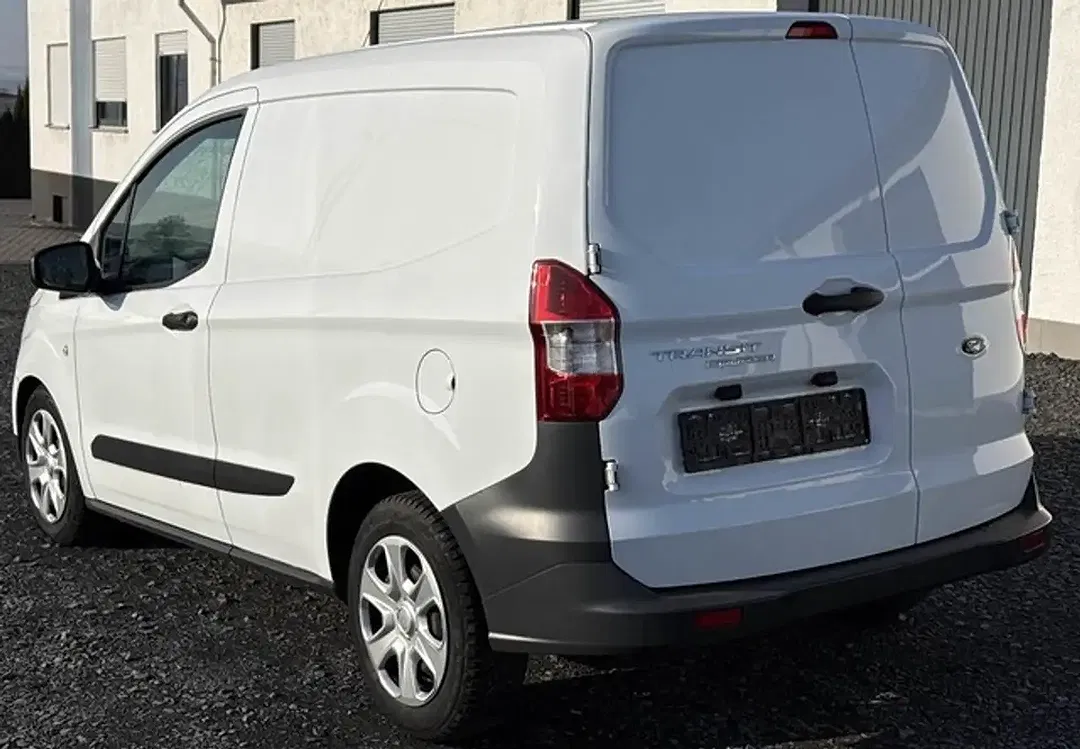 Ford Transit Courier - Thumbnail 6
