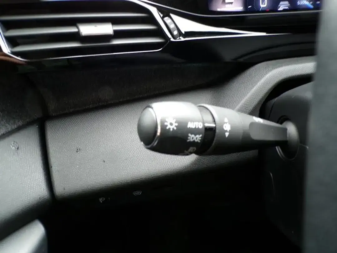 Peugeot 408 - Thumbnail 10