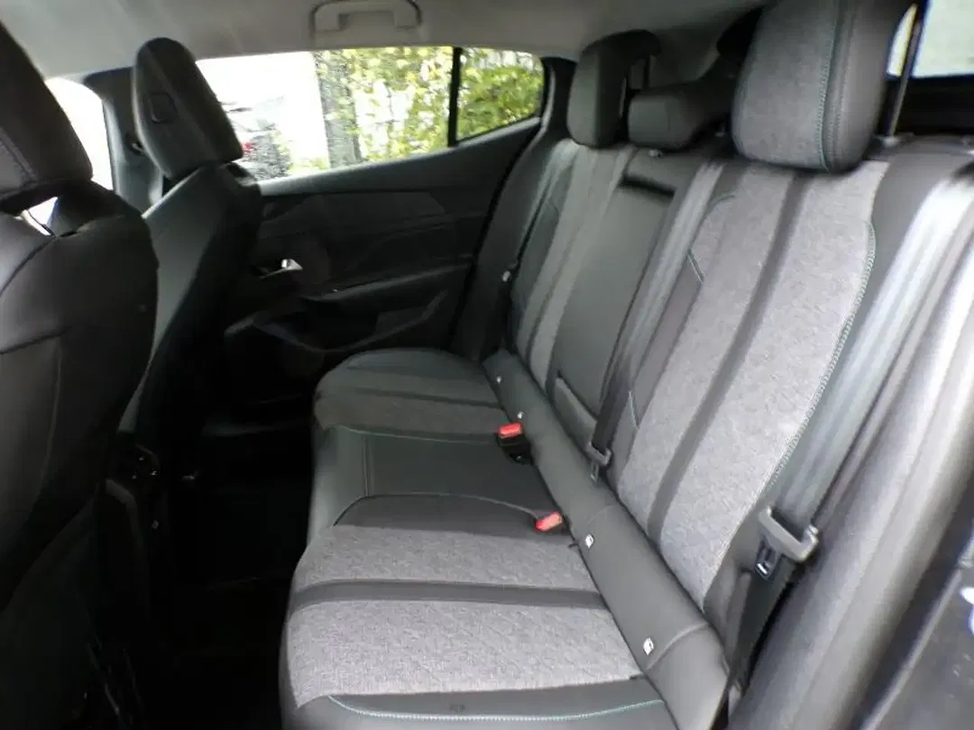 Peugeot 408 - Thumbnail 6