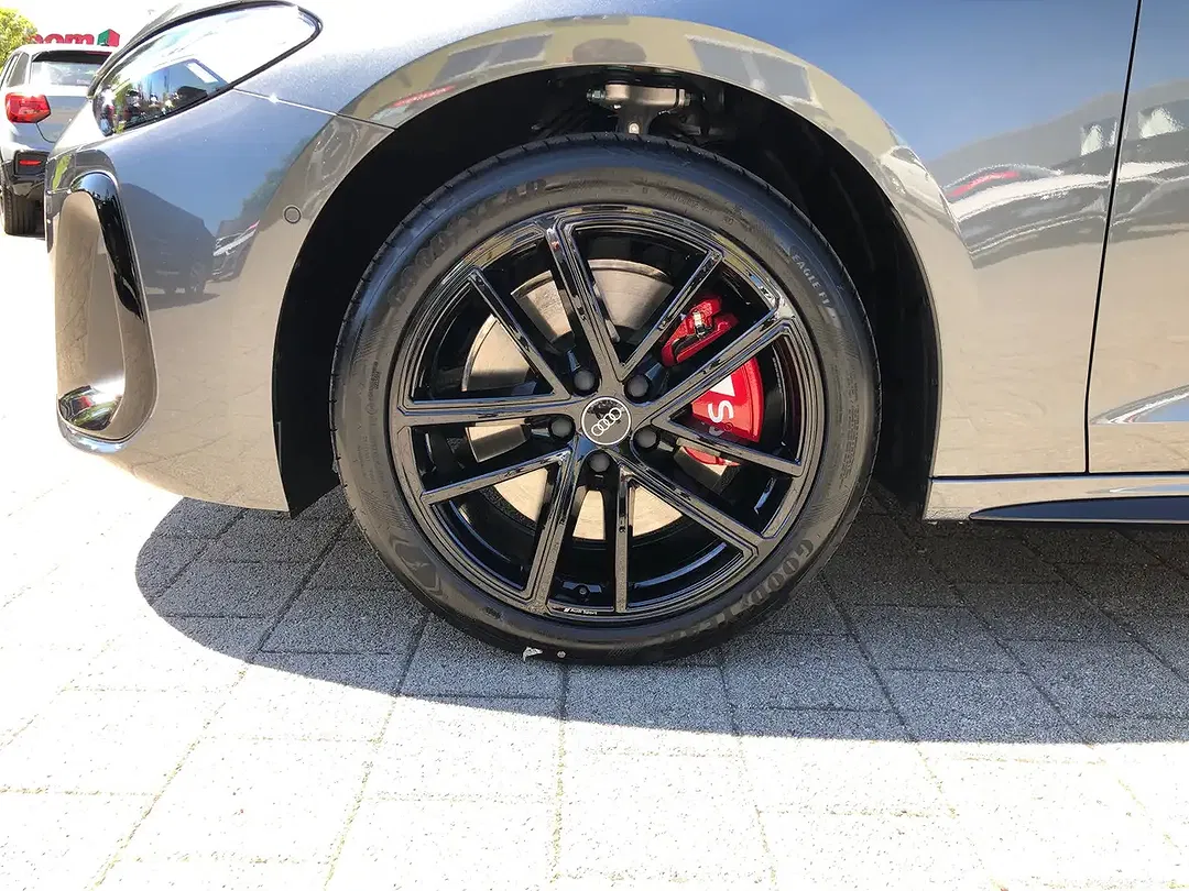 Audi S5 - Thumbnail 4