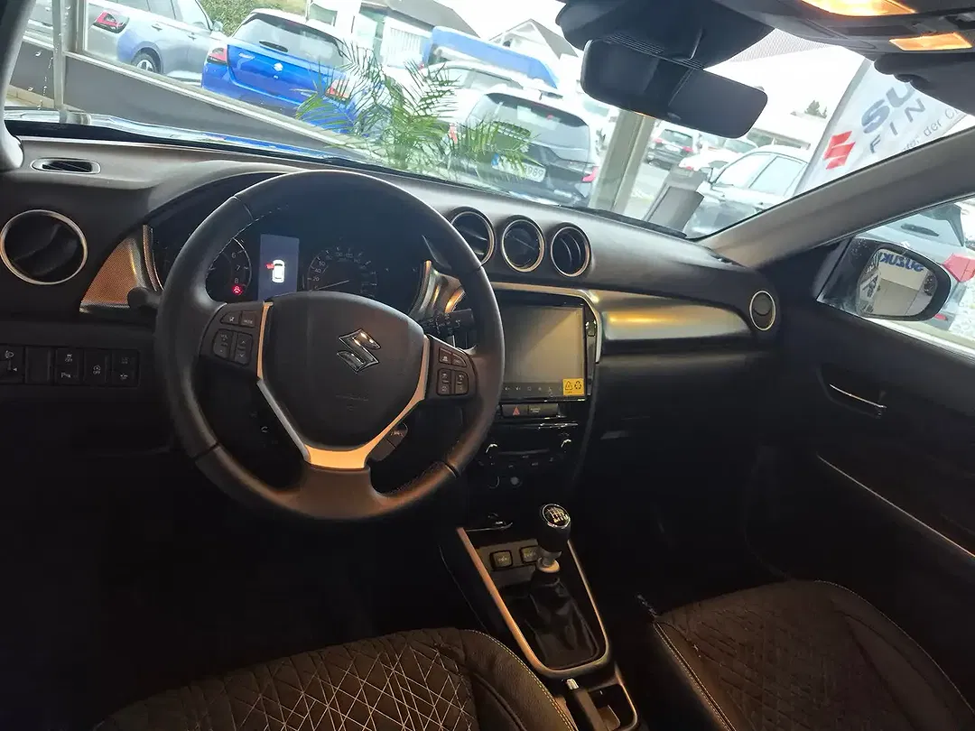 Suzuki Vitara - Thumbnail 11