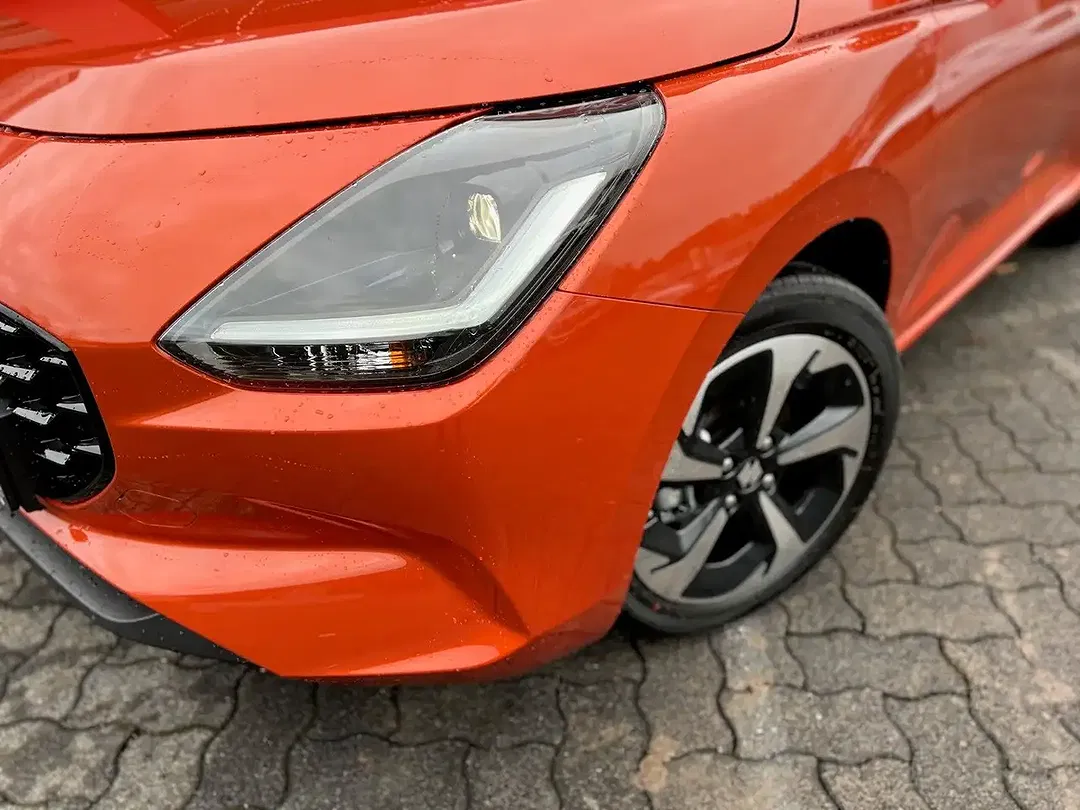 Suzuki Swift - Thumbnail 4