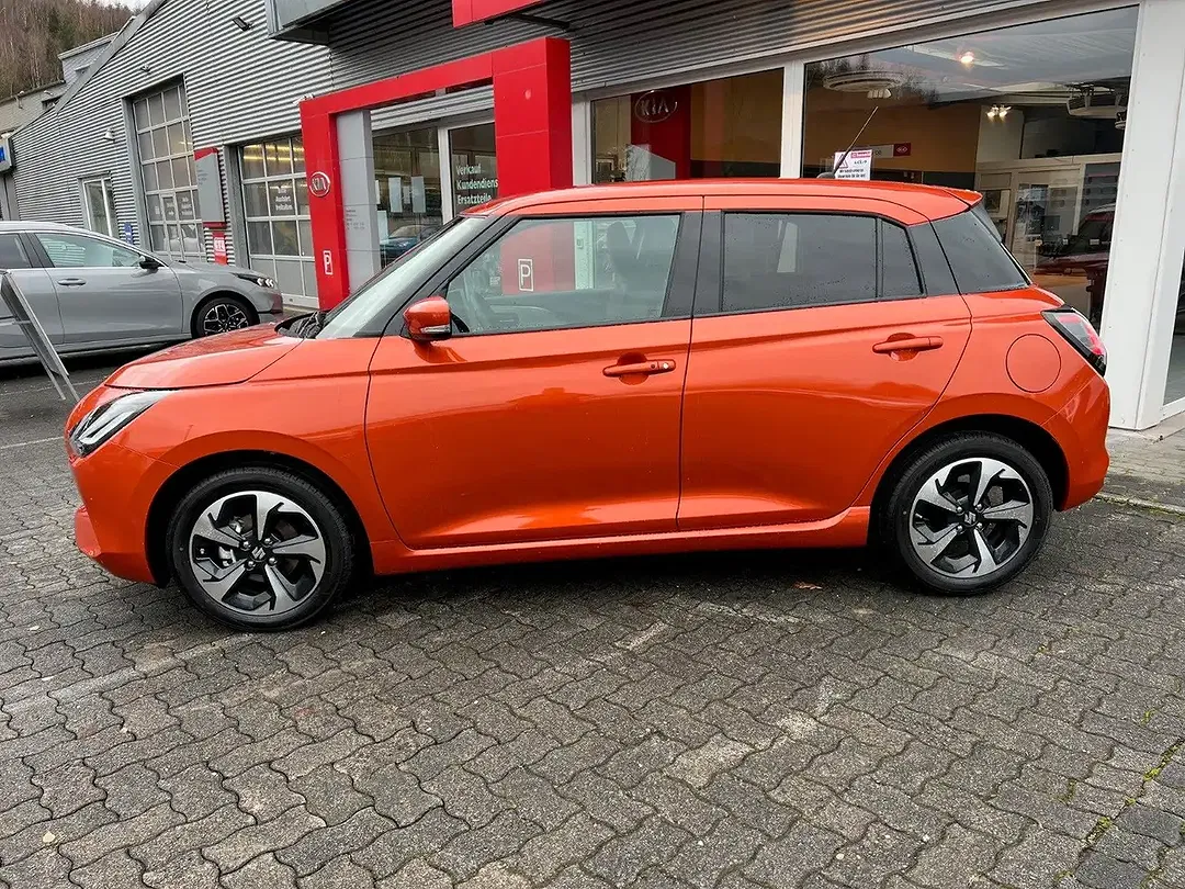 Suzuki Swift - Thumbnail 6